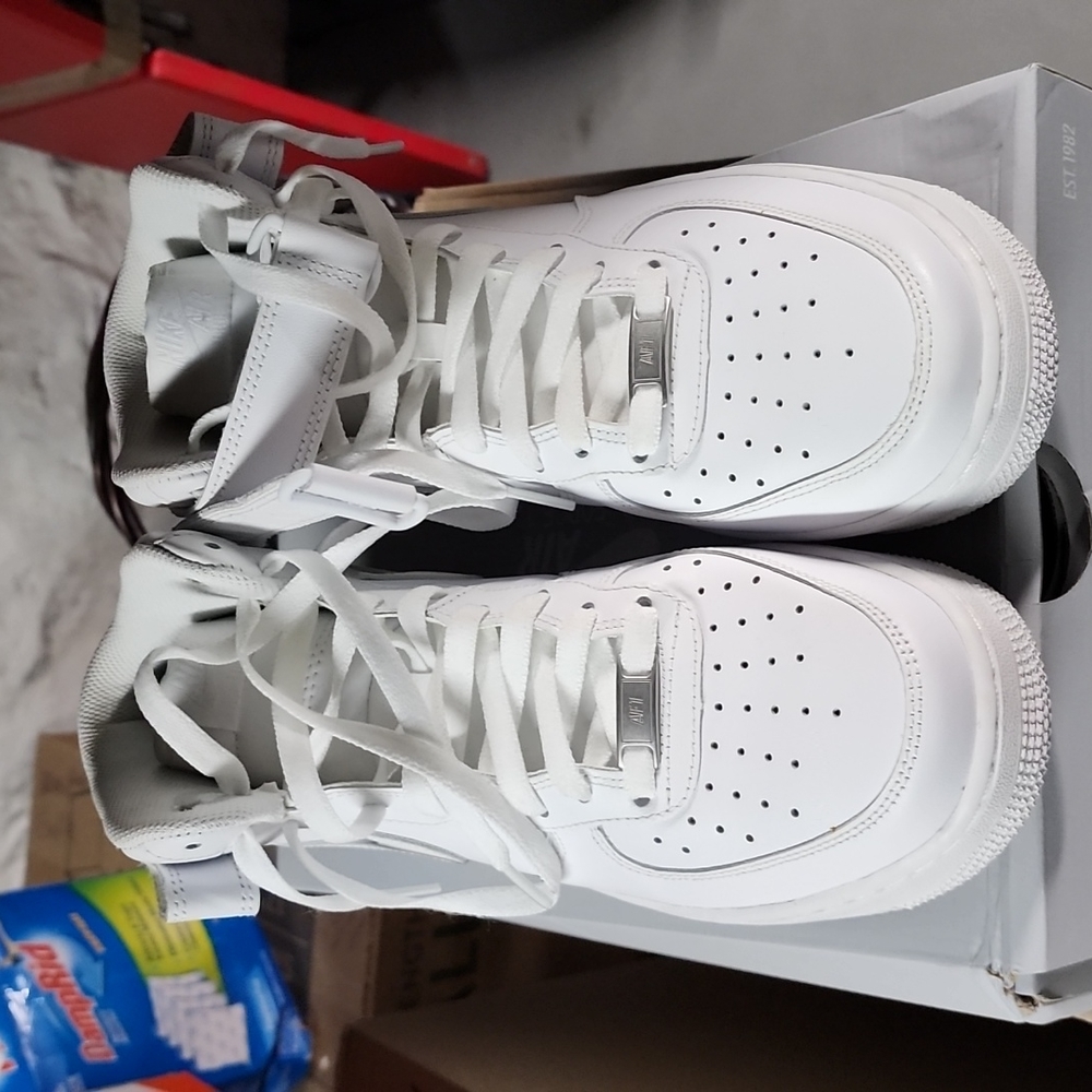 AF1